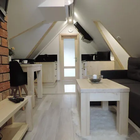 Na Swierkowym Strychu *